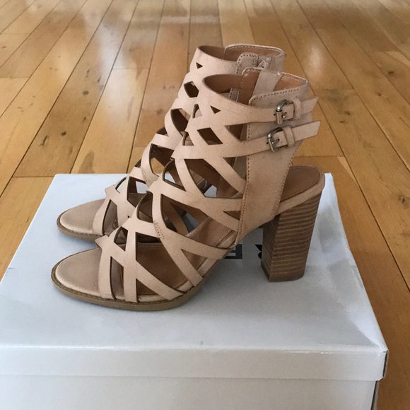 NWB Woman’s shoes size6.5 - Picture 2 of 5